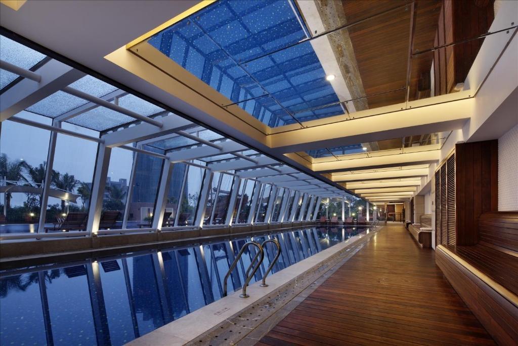 Sovereign Hotel Zhanjiang Luaran gambar