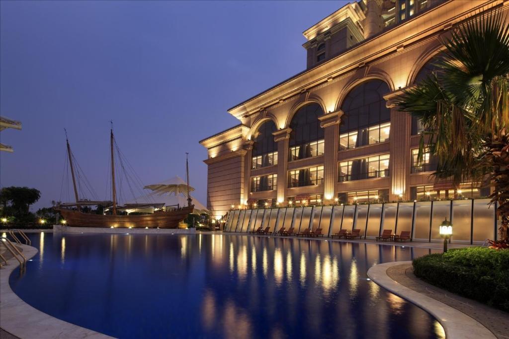 Sovereign Hotel Zhanjiang Luaran gambar