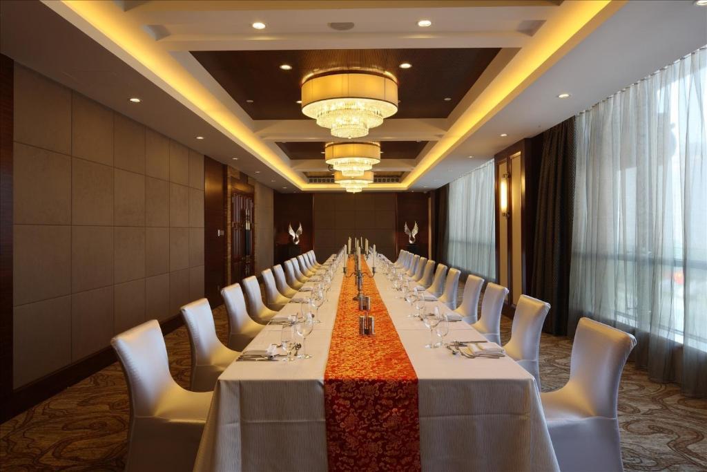 Sovereign Hotel Zhanjiang Luaran gambar